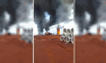 Incendio en depósitos de la yerbatera Playadito