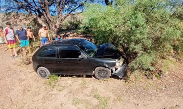 Desbarrancó un vehículo en Huaco tras quedar sin freno de mano