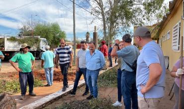 El gobernador Ricardo Quintela se encuentra en Patquía para constatar la situación luego de la tormenta y transmitir tranquilidad a vecinos