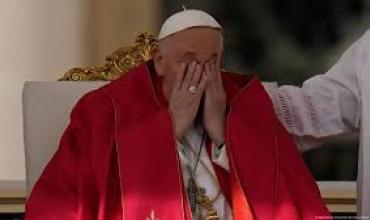 El papa Francisco sufrió un "empeoramiento repentino del cuadro respiratorio", informó el Vaticano