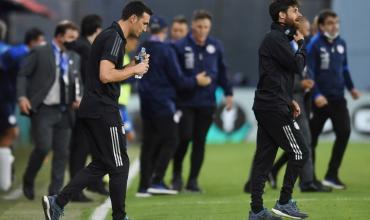 Fue parte de una Copa América con Lionel Scaloni, jugó el sábado y desde el domingo es DT de sus compañeros