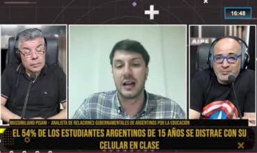 Massimiliano Pisani en Fénix: "El uso del celular en el aula afecta el aprendizaje de los estudiantes"