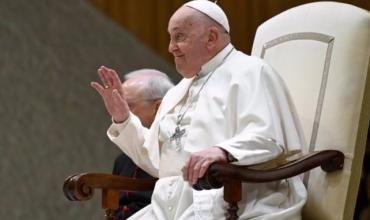 El Vaticano informó que el papa Francisco tuvo una noche “tranquila” y que está descansando