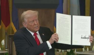 Trump firma una orden ejecutiva para desmantelar el Departamento de Educación