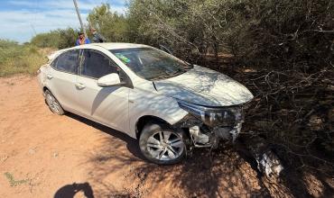 Patquía: un agente inmobiliario tucumano volcó en Ruta 38 y su acompañante sufrió una fractura