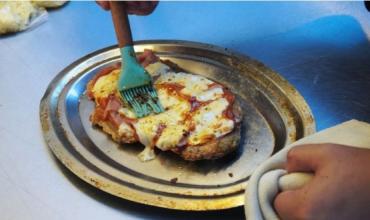 La historia detrás del Día Nacional de la Milanesa: un ícono tradicional