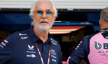 “Reserva, reserva, reserva”: la respuesta cómplice de Briatore cuando le preguntaron si Colapinto correrá en Alpine a partir de la carrera en Imola
