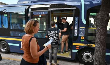 Comenzó a operar la primera línea de buses eléctricos en CABA: servicio gratuito por dos meses