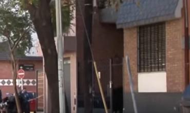 Un jubilado murió de un infarto cuando entraron a robarle en su casa de Parque Chacabuco: demoraron a su cuidadora