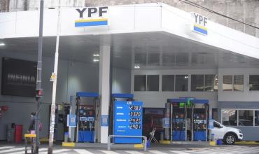 Tras una medida del Gobierno, YPF aumentó la nafta y el gasoil: a cuánto queda el litro