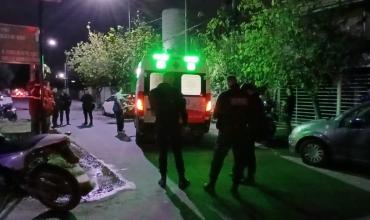 Accidente entre motocicleta y bicicleta deja una mujer herida
