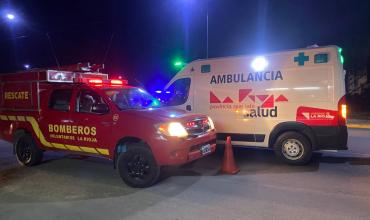 Un motociclista fue hospitalizado tras chocar contra una camioneta en avenida Primero de Marzo