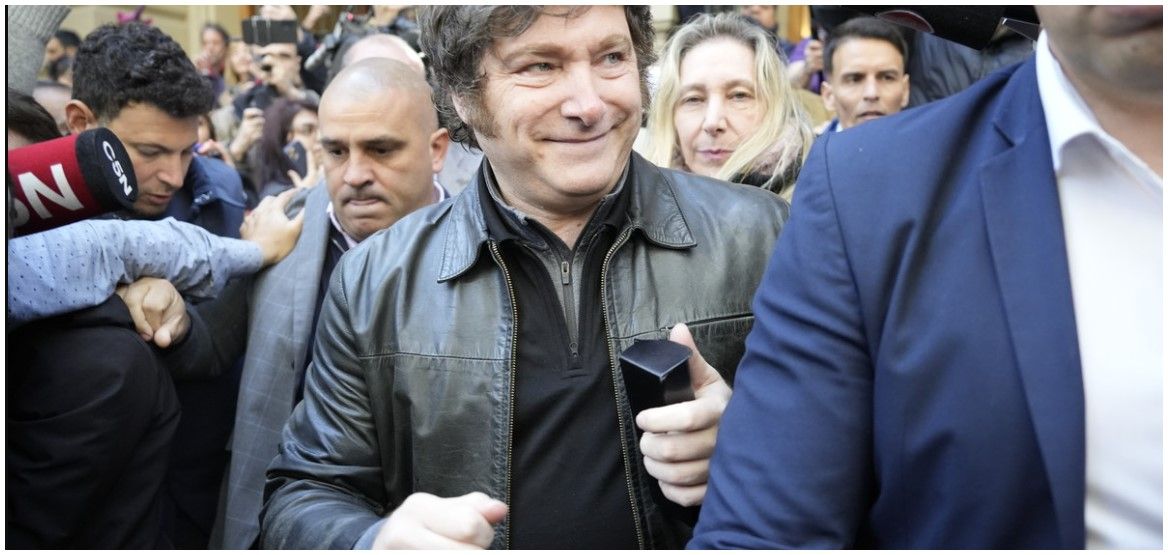 Javier Milei votó en las elecciones de CABA y calentó la pelea con el PRO: “Macri está hecho un llorón, se lo ve muy de cristal”