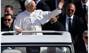 El papa León XIV recibió los símbolos del poder pontificio e inició su papado ante 150 mil fieles: fuerte llamado a la paz y el recuerdo de Francisco