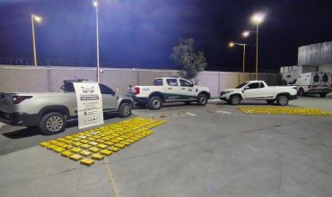 Tucumán: Detienen a cuatro personas con 258 kilos de cocaína ocultos en dos camionetas