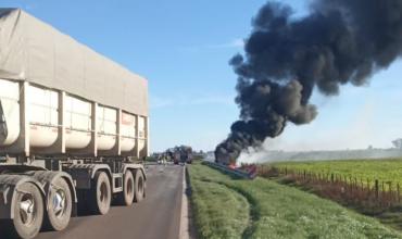 Trágico accidente en Santa Fe: colisión entre ambulancia y camión deja dos víctimas fatales