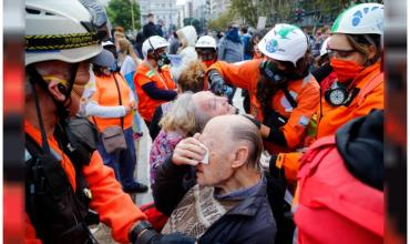 Nuevas corridas y tensión en la manifestación de jubilados frente al Congreso