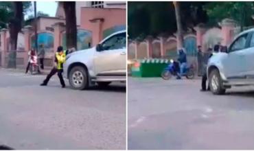 Salta: Fue a buscar a su hijo a la escuela, discutió con un agente de tránsito y lo atropelló