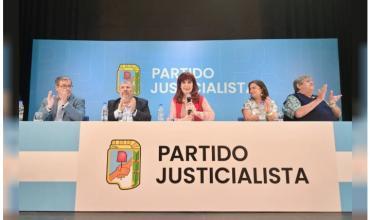 El PJ advirtió que desdoblar le "quita fuerza al proyecto nacional" del peronismo para enfrentar a Milei