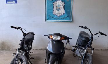 Recuperan cuatro motocicletas robadas en operativo policial en Chamical