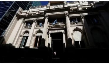 Las reservas se hundieron u$s2.106 millones en mayo, mientras el BCRA no intervino en ninguna rueda del mes
