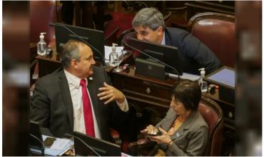 Proponen usar el impuesto a los combustibles para que las provincias arreglen las rutas