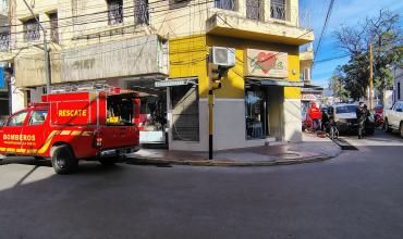 Una mujer mayor sufrió una caída en pleno centro capitalino
