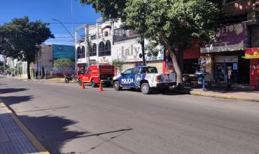 Motociclista sufrió una caída en pleno centro de la capital
