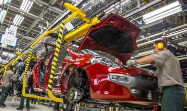 Fuerte repunte de la industria automotriz: la producción creció 25% en mayo y ya supera las 200 mil unidades