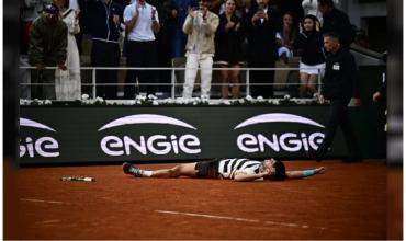 En una final inolvidable, Carlos Alcaraz le ganó a Jannik Sinner y es el campeón de Roland Garros 2025