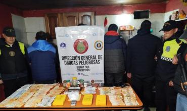 Secuestran más de tres kilos de cocaína y detienen a cinco personas