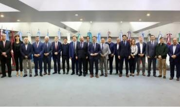 Guillermo Francos recibe a un grupo de gobernadores que reclaman por la caída de la recaudación