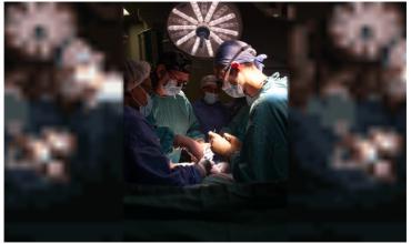 Hazaña en el Garrahan: operaron a una beba en el útero de su mamá y el final es conmovedor