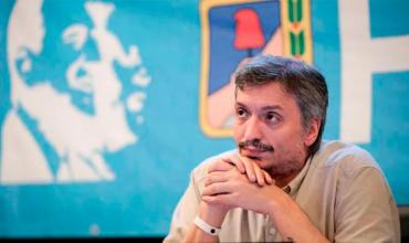 Máximo Kirchner reconoció su escaso diálogo con Kicillof y pidió votar “aunque sea en blanco”