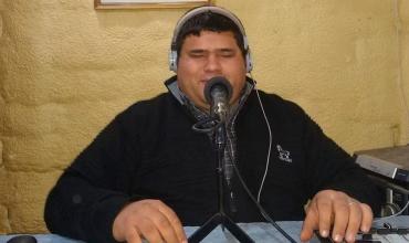 Nicolás Alfaro: el joven ciego que fundó su propia radio en Mendoza y enfrenta una crisis técnica 