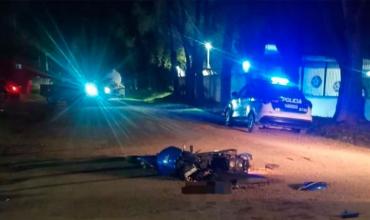 Córdoba: Motociclista de 22 años chocó contra un camión y murió