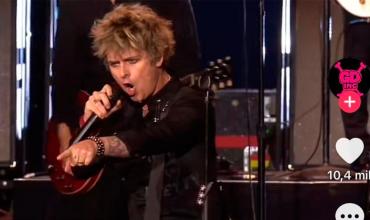 El cantante de Green Day, Billie Joe Armstrong, se enfrentó con un fan durante un show