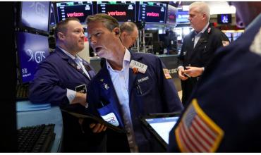 El fallo por YPF sacudió al mercado financiero: hubo caída de acciones y bonos y suba del dólar por encima de los $1.200