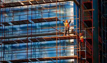 La economía creció 7,7% en abril y alcanzó su mejor registro en casi tres años: qué sector lideró la suba
