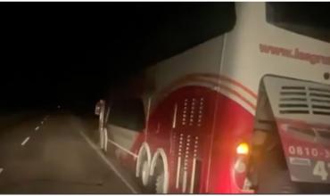 Por la ola polar, se congeló el combustible de un colectivo y quedó varado en la ruta