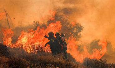 Creta: Miles de personas fueron evacuadas por incendios