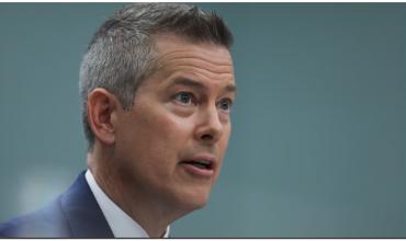 Trump designó como jefe interino de la NASA al secretario de Transportes tras descartar al favorito de Elon Musk