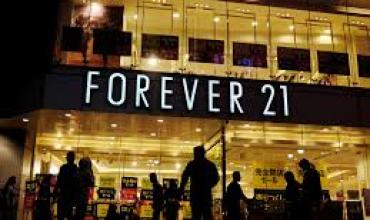 Adiós a un ícono de la moda: Forever 21 quiebra y cierra cientos de locales por la competencia de Shein