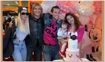 Alex Caniggia y Melody Luz celebraron el cumpleaños de su hija Venezia junto al Pájaro y Sofía Bonelli: “La familia”