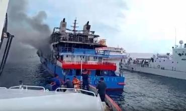 Tragedia en Indonesia: incendio en un ferry deja tres muertos y más de 560 evacuados