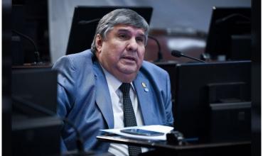 José Mayans acusó a Milei de descreer de la división de poderes: "Muy parecido a un gobierno de facto"