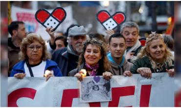 Trabajadores del Garrahan volvieron a reclamar con una "Caminata de las Velas" al Obelisco