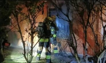 Madrugada trágica en Córdoba y Bariloche: cuatro muertos por dos voraces incendios hogareños