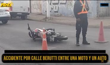Choque entre auto y moto en calles Berutti y España