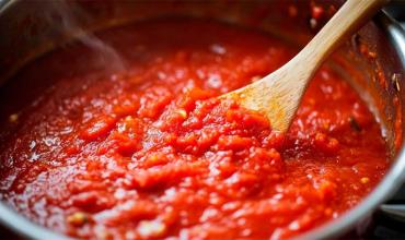 La ANMAT recomendó no consumir tomate triturado de una reconocida marca por posible contaminación con gusanos